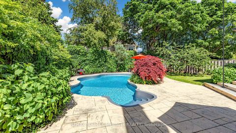 Photo 45 at 5 Coral Harbour Crescent, Bayview Country Club Estates, Markham