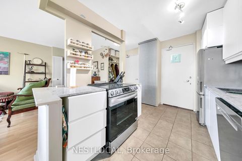 Photo 7 at 504 - 581 Avenue Road Avenue, St. Clair, Toronto