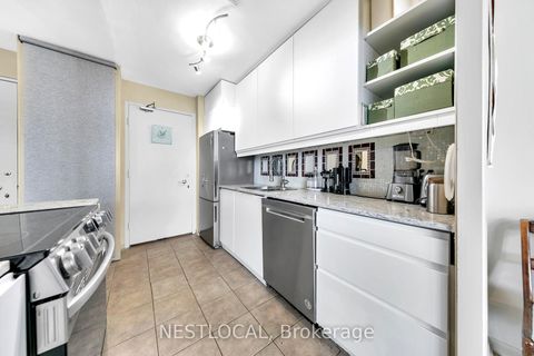 Photo 8 at 504 - 581 Avenue Road Avenue, St. Clair, Toronto