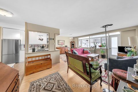 Photo 10 at 504 - 581 Avenue Road Avenue, St. Clair, Toronto