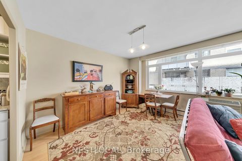 Photo 12 at 504 - 581 Avenue Road Avenue, St. Clair, Toronto