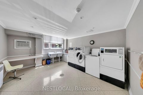 Photo 18 at 504 - 581 Avenue Road Avenue, St. Clair, Toronto