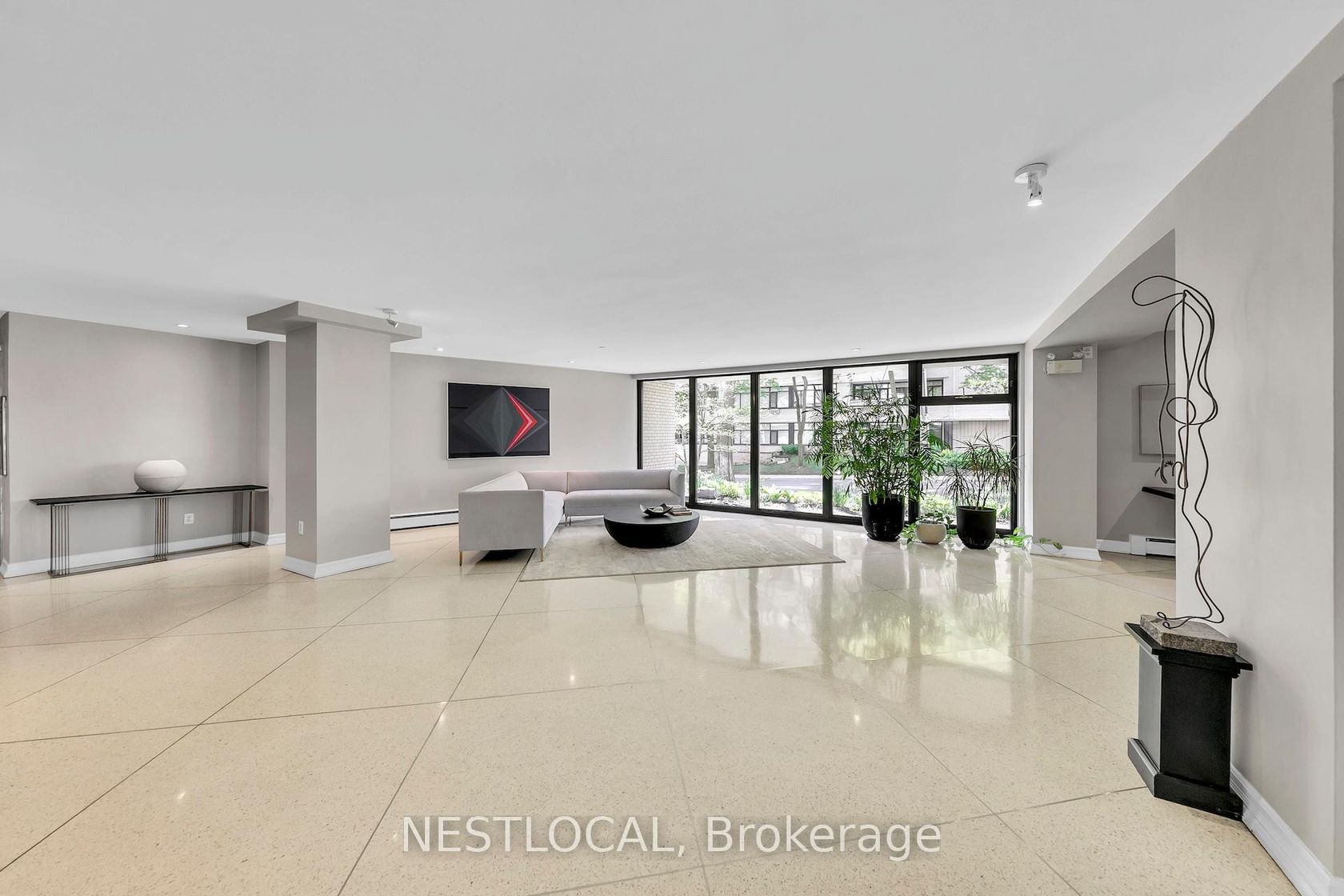 504 - 581 Avenue Road Avenue, St. Clair, Toronto 