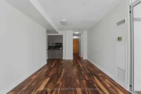 Photo 9 at 406 - 70 Alexander Street, Yonge Corridor, Toronto