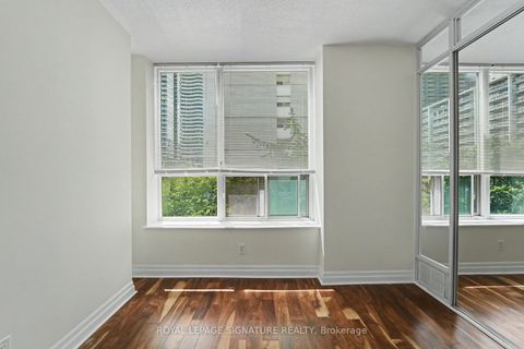 Photo 13 at 406 - 70 Alexander Street, Yonge Corridor, Toronto