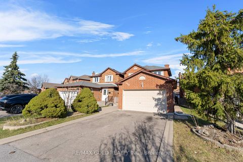 Photo 2 at 115 Misty Meadow Drive, East Woodbridge, Vaughan