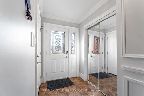 Photo 4 at 115 Misty Meadow Drive, East Woodbridge, Vaughan