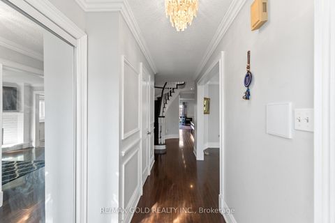 Photo 5 at 115 Misty Meadow Drive, East Woodbridge, Vaughan