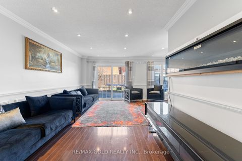 Photo 6 at 115 Misty Meadow Drive, East Woodbridge, Vaughan