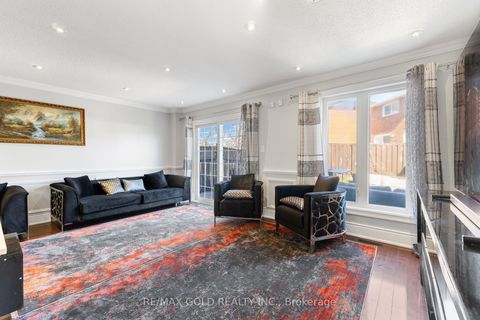 Photo 7 at 115 Misty Meadow Drive, East Woodbridge, Vaughan