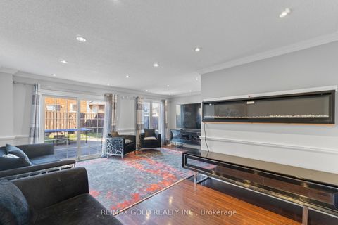 Photo 8 at 115 Misty Meadow Drive, East Woodbridge, Vaughan