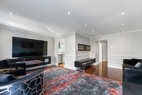 Photo 9 at 115 Misty Meadow Drive, East Woodbridge, Vaughan