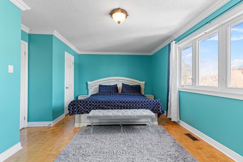 Photo 21 at 115 Misty Meadow Drive, East Woodbridge, Vaughan