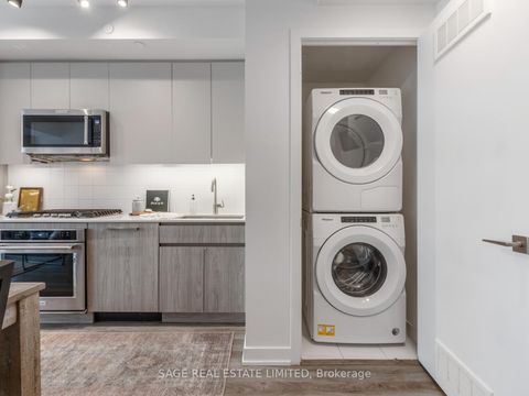 Photo 23 at 304 - 430 Roncesvalles Avenue, Roncesvalles, Toronto