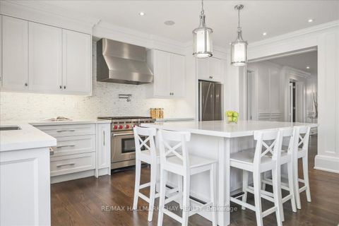 Photo 3 at 20 Ealing Drive, Windfields, Toronto
