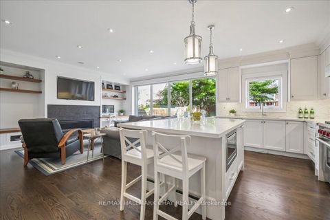 Photo 4 at 20 Ealing Drive, Windfields, Toronto