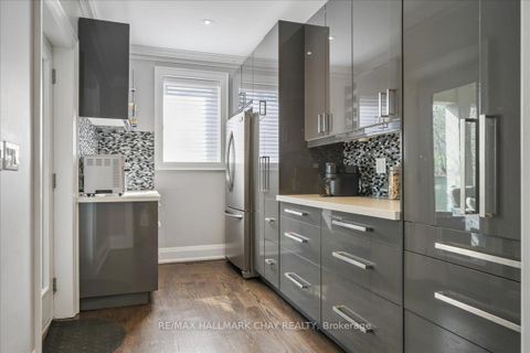Photo 5 at 20 Ealing Drive, Windfields, Toronto