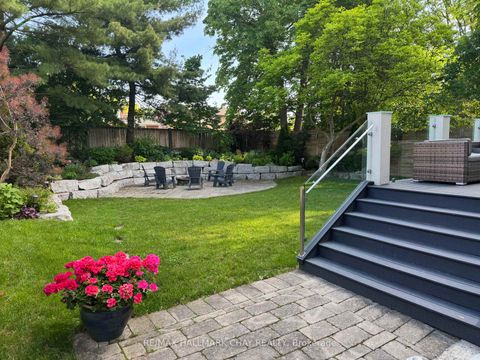 Photo 7 at 20 Ealing Drive, Windfields, Toronto