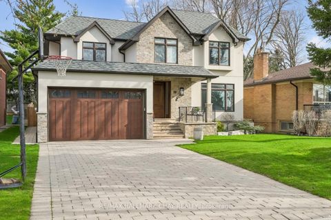 Photo 28 at 20 Ealing Drive, Windfields, Toronto