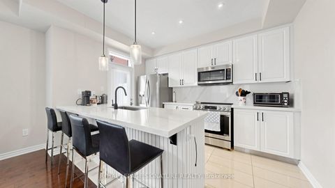 Photo 7 at 10 - 35 Heron Park Place, West Hill, Toronto