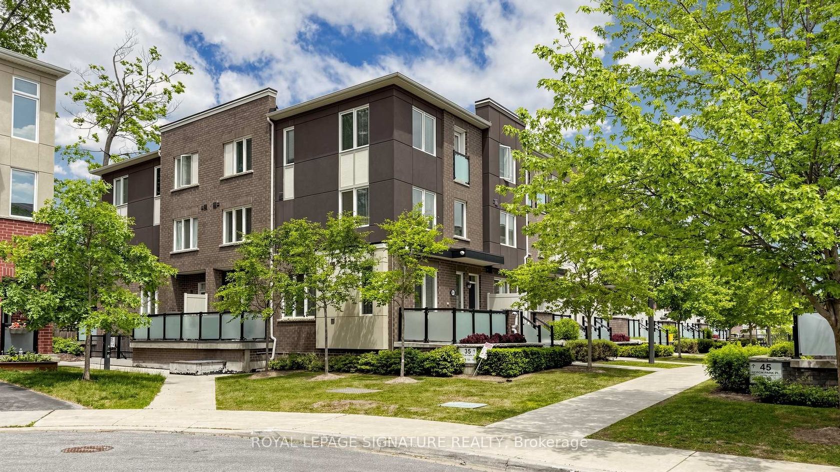 10 - 35 Heron Park Place, West Hill, Toronto 