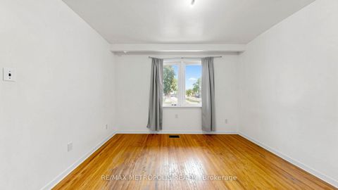 Photo 6 at 1 Council Crescent, York University Heights, Toronto