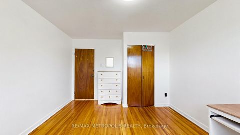 Photo 16 at 1 Council Crescent, York University Heights, Toronto