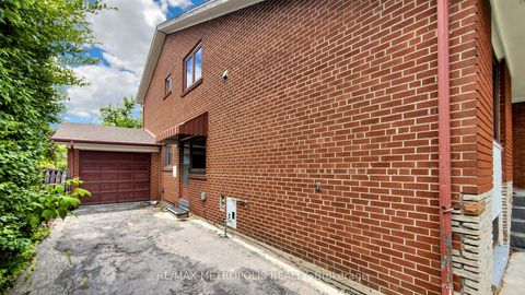 Photo 42 at 1 Council Crescent, York University Heights, Toronto