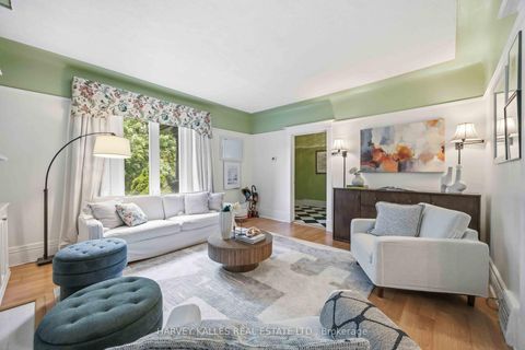 Photo 7 at 110 Cottingham Street, St. Clair, Toronto