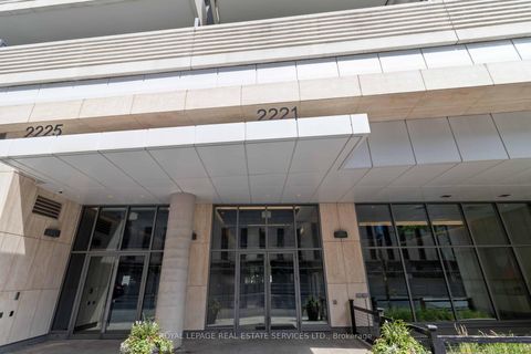 Photo 2 at 2607 - 2221 Yonge Street, Mount Pleasant West, Toronto