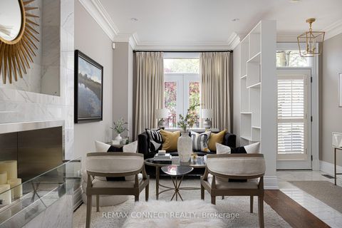 Photo 2 at 374 Lippincott Street, University, Toronto