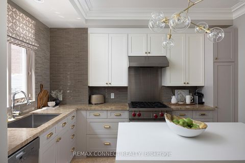 Photo 14 at 374 Lippincott Street, University, Toronto