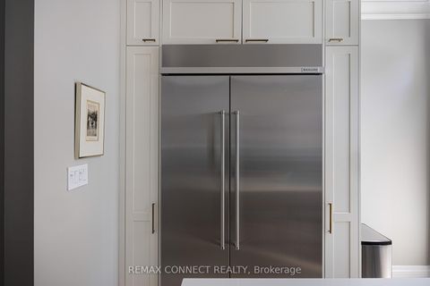 Photo 15 at 374 Lippincott Street, University, Toronto