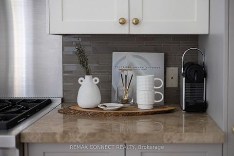 Photo 17 at 374 Lippincott Street, University, Toronto