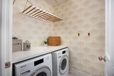 Photo 39 at 374 Lippincott Street, University, Toronto