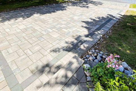 Photo 3 at 186 Wintermute Boulevard, Steeles, Toronto