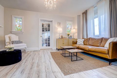 Photo 4 at 33 Castlefield Avenue, Eglinton, Toronto