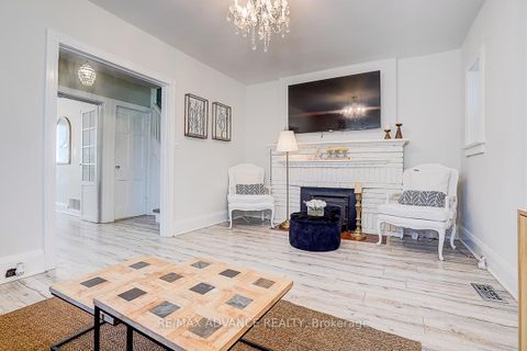 Photo 8 at 33 Castlefield Avenue, Eglinton, Toronto