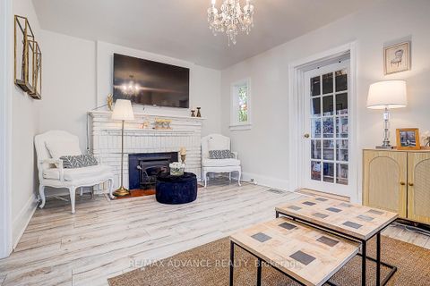 Photo 9 at 33 Castlefield Avenue, Eglinton, Toronto
