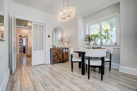 Photo 13 at 33 Castlefield Avenue, Eglinton, Toronto