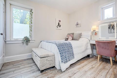 Photo 27 at 33 Castlefield Avenue, Eglinton, Toronto
