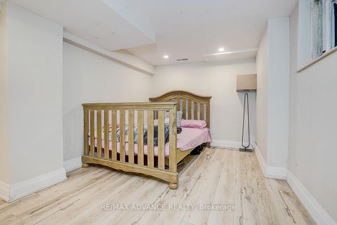 Photo 32 at 33 Castlefield Avenue, Eglinton, Toronto