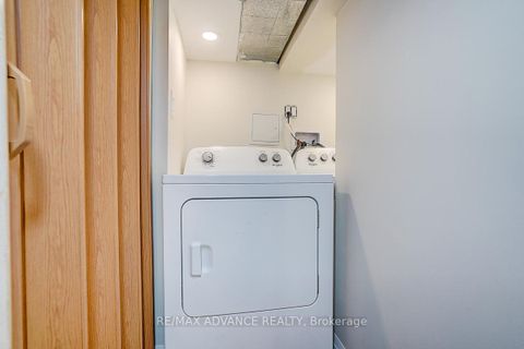 Photo 34 at 33 Castlefield Avenue, Eglinton, Toronto