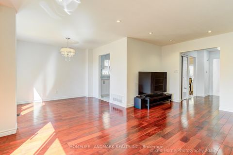 Photo 7 at 33 kitsilano Crescent, North Richvale, Richmond Hill