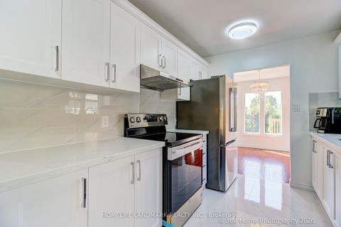 Photo 11 at 33 kitsilano Crescent, North Richvale, Richmond Hill
