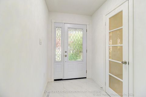 Photo 18 at 33 kitsilano Crescent, North Richvale, Richmond Hill