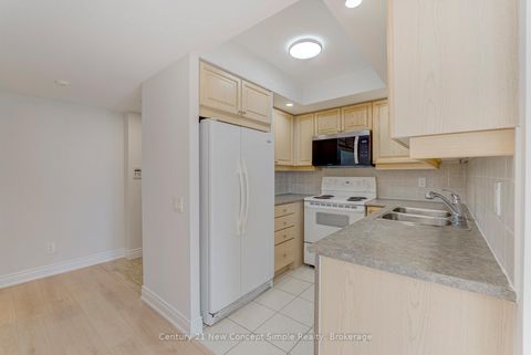 Photo 2 at 2118 - 15 Northtown Way, Willowdale East, Toronto