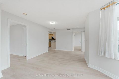 Photo 7 at 2118 - 15 Northtown Way, Willowdale East, Toronto