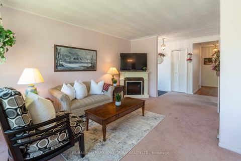 Photo 7 at 51 Eringate Drive, West Deane, Toronto