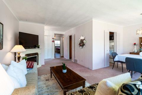 Photo 9 at 51 Eringate Drive, West Deane, Toronto
